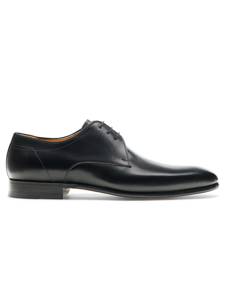 Magnanni Maddin in Black