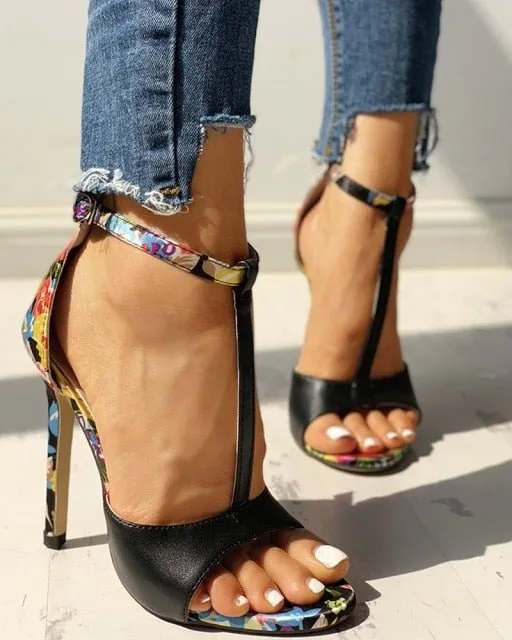 NKADQD Superb Ankle Buckle Stiletto Shoes