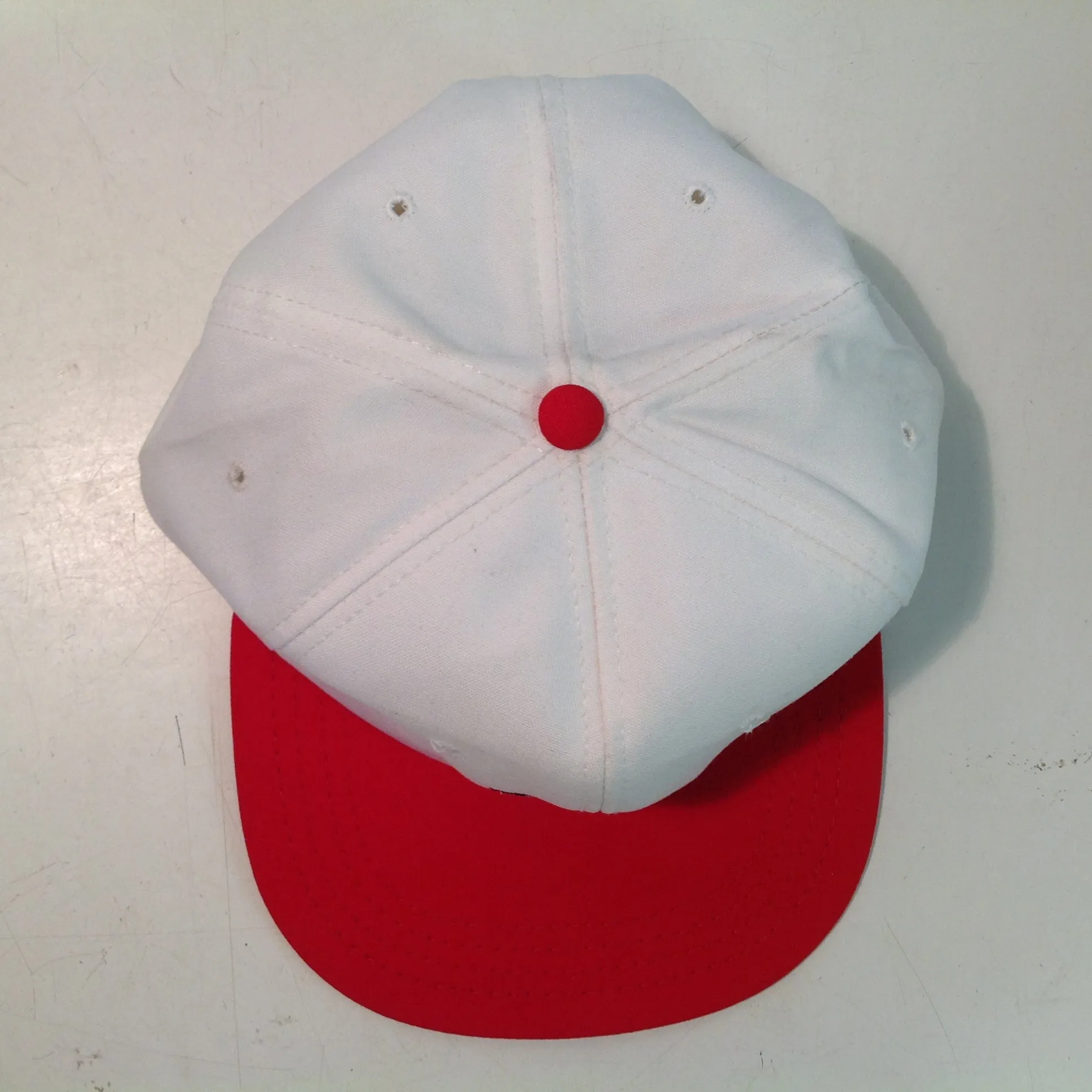Vintage Derby Cap Heron Point North Myrtle Beach Tournament Souvenir White and Red Baseball Cap